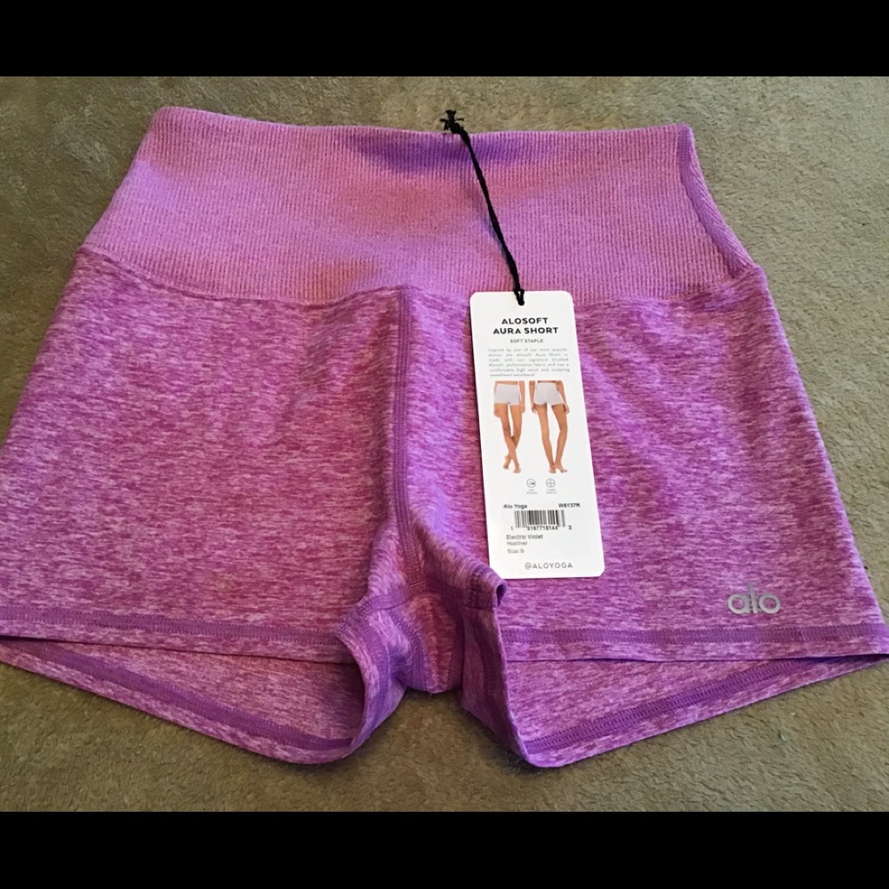 Alo Yoga Alosoft Aura Women’s Small Electric Violet Heather Shorts. Removed tag.